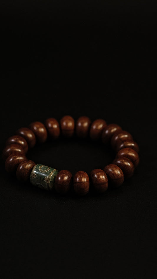 HUSHFOOT Liu Dao Mu Abacus and Dzi Bead Bracelet