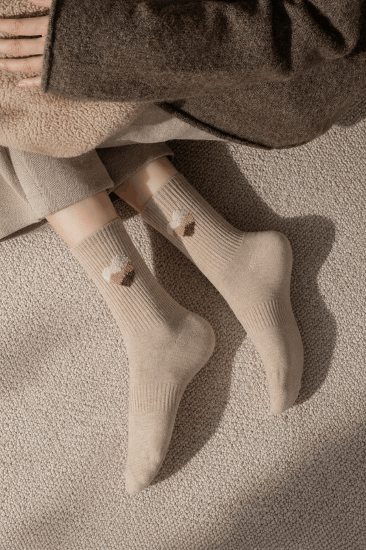 HUSHFOOT Women's Soft Heart Jacquard Socks with Gentle Grip Fit — English product image 2 (SKU 4249)